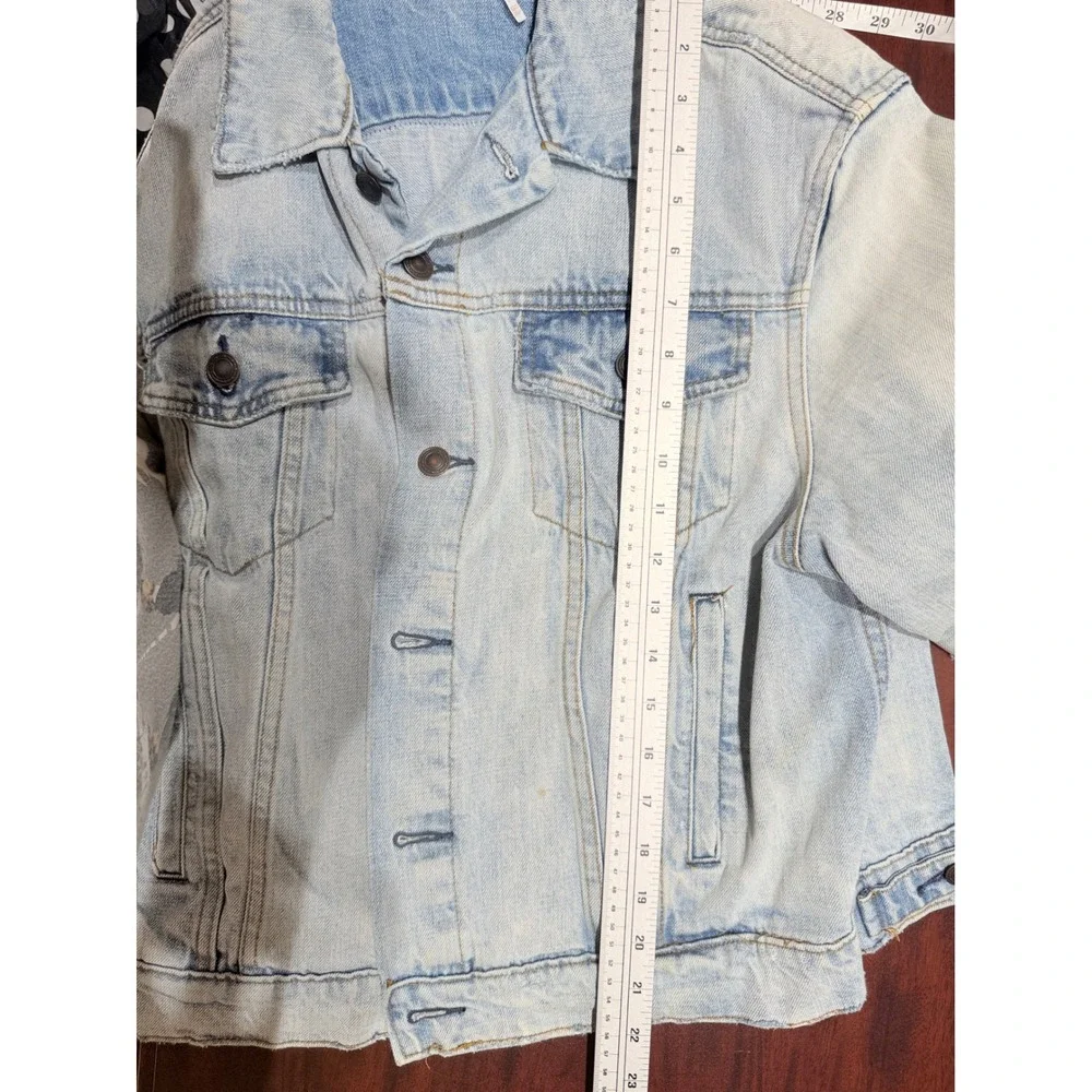 Free People Light Wash Denim Jacket Paisley Quilted Back Panel XS/S Boho Trucker - Picture 11 of 13